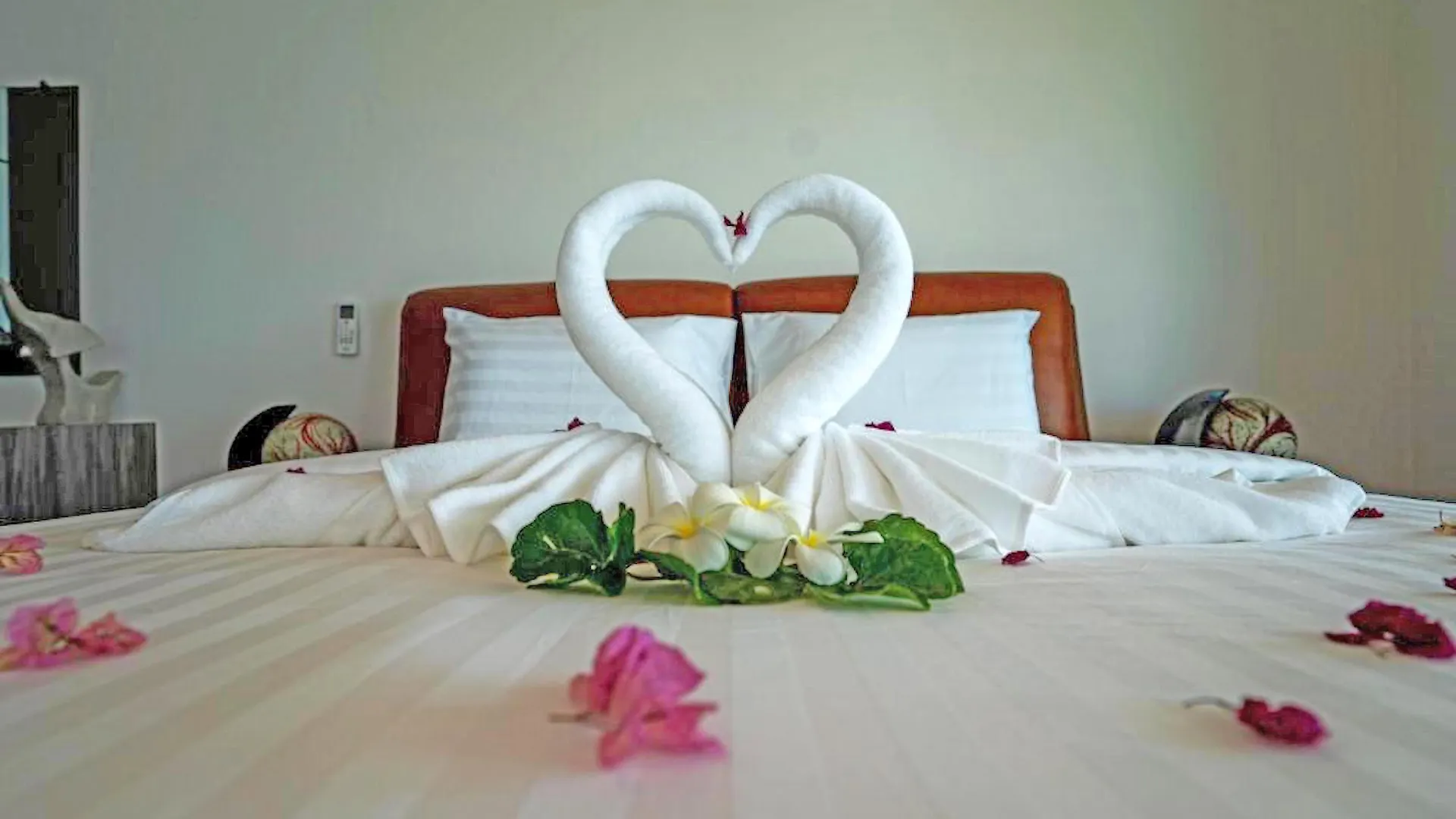 מלון Phi Phi Mountain Beach Resort Sha Certified