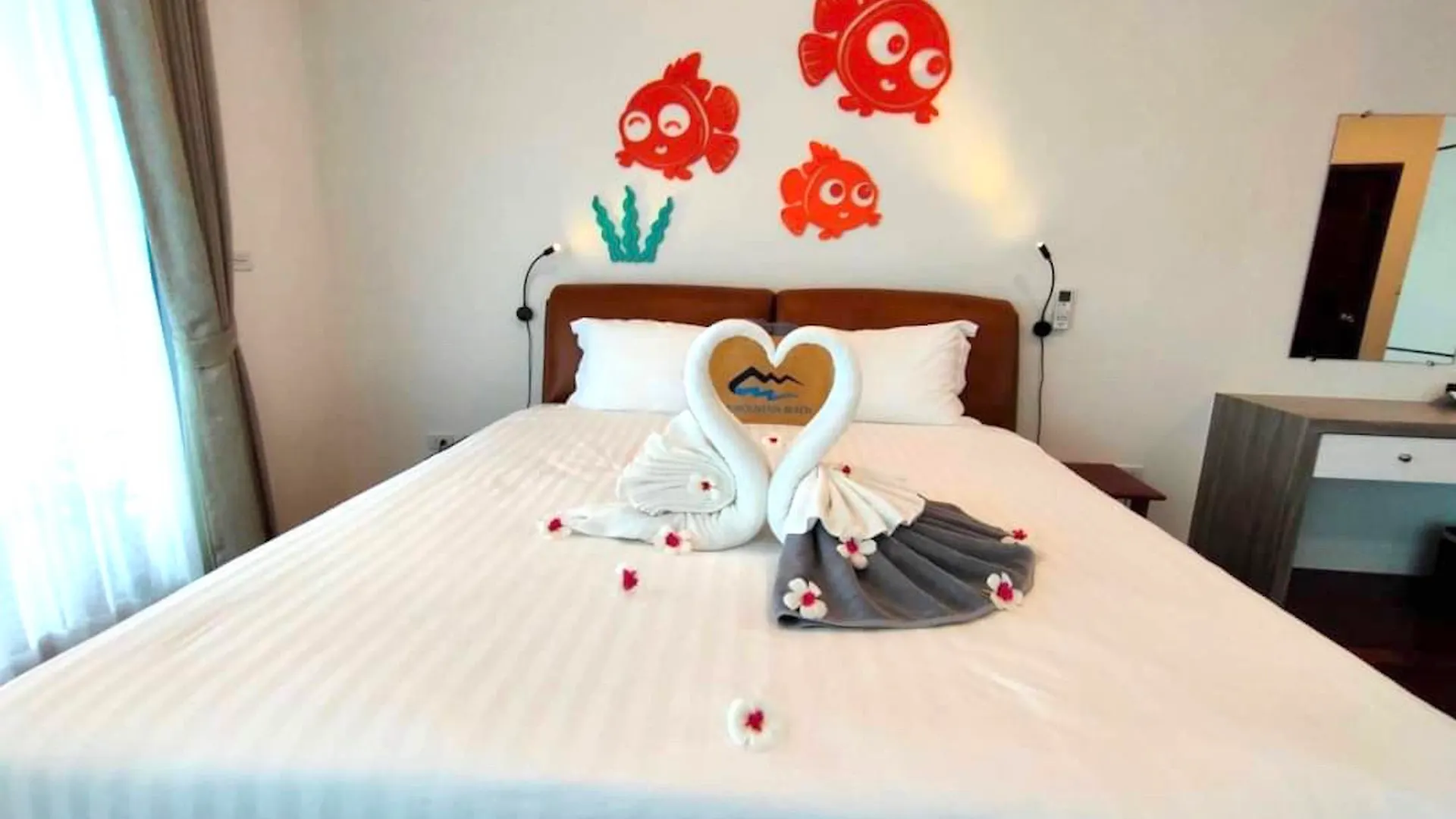 Phi Phi Mountain Beach Resort Sha Certified 4*, Phi Phi Don Ταϊλάνδη