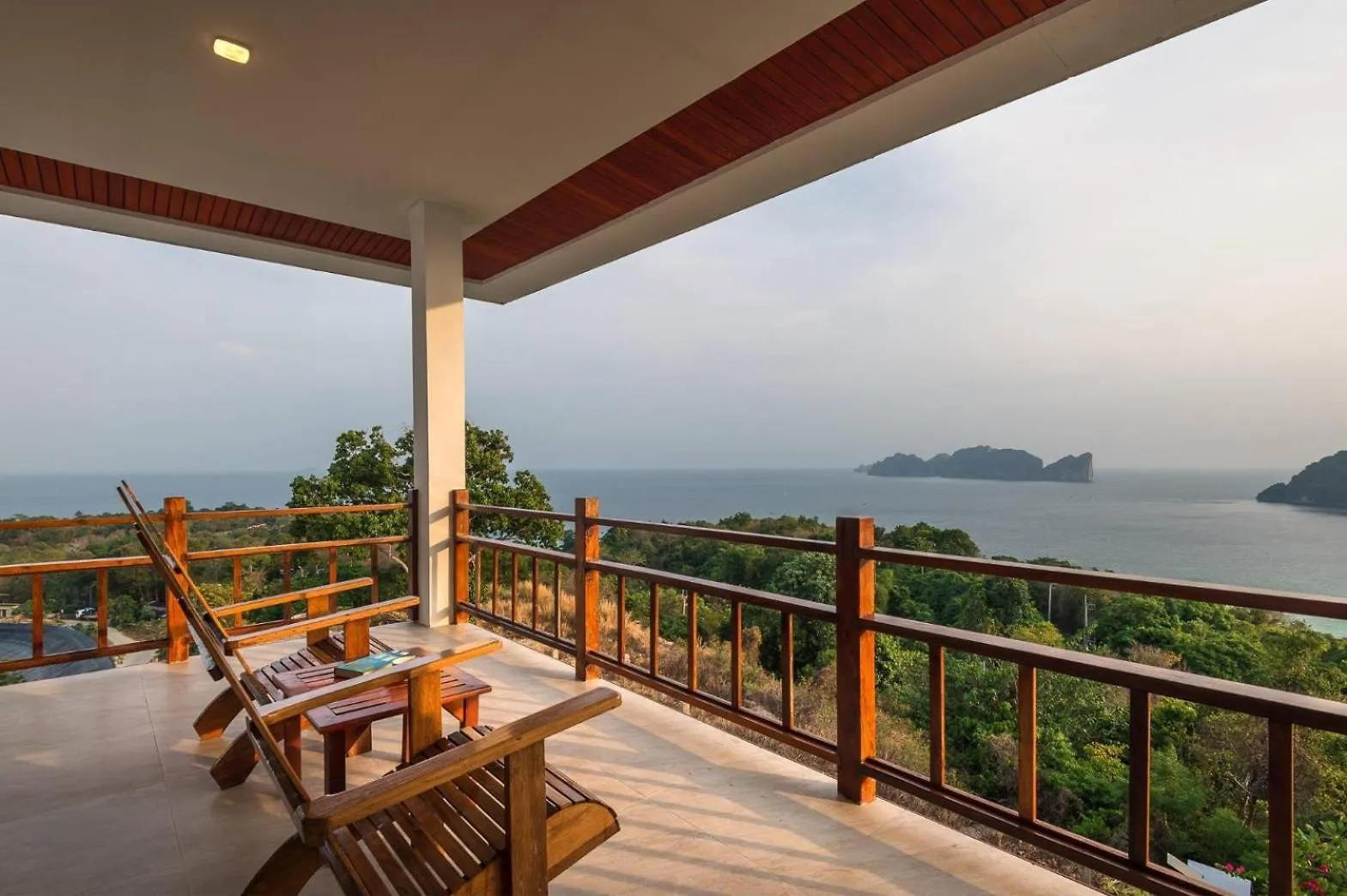 Phi Phi Mountain Beach Resort Sha Certified Отель Пхипхи