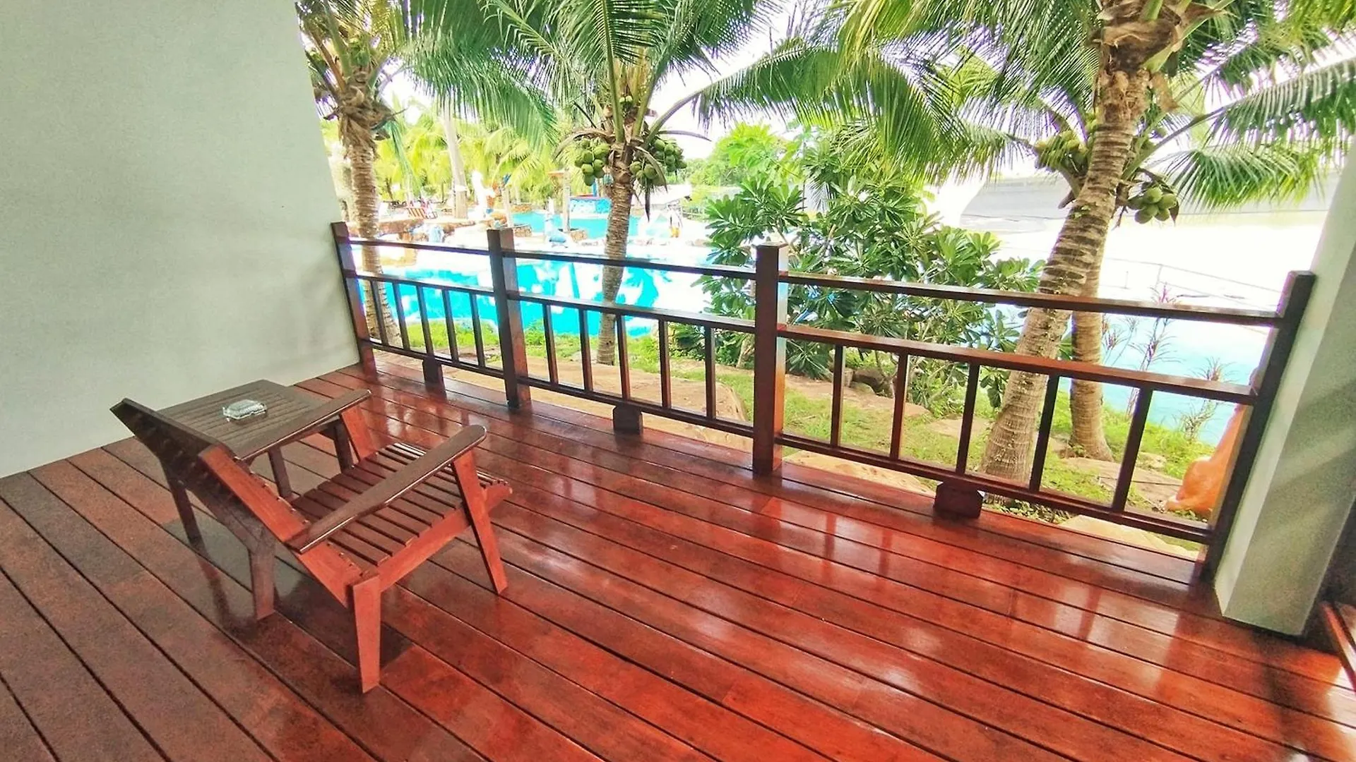 Phi Phi Mountain Beach Resort Sha Certified 4*, Phi Phi Don Ταϊλάνδη