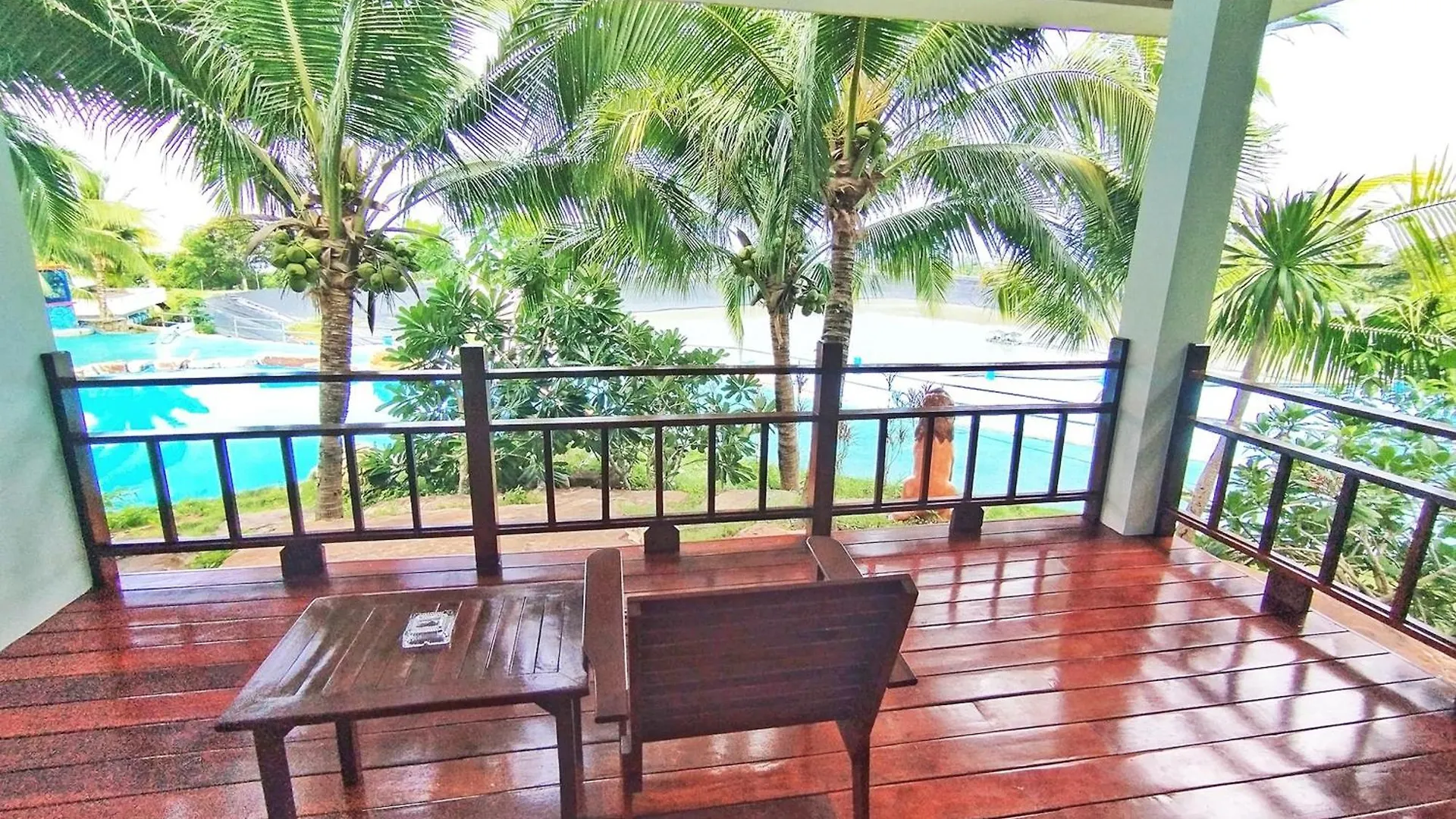 Phi Phi Mountain Beach Resort Sha Certified 4*, Phi Phi-öarna
