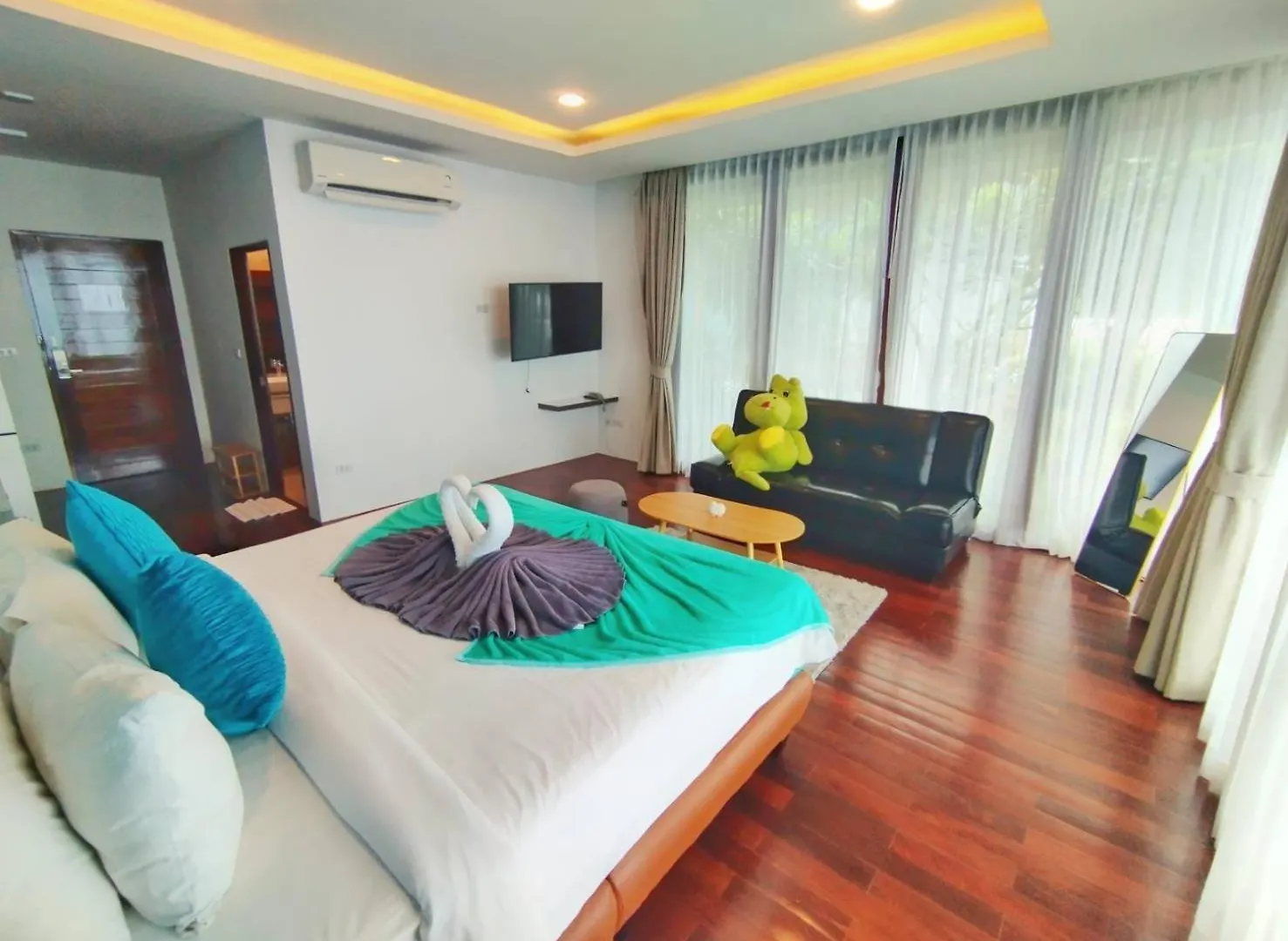 Hotel Phi Phi Mountain Beach Resort Sha Certified